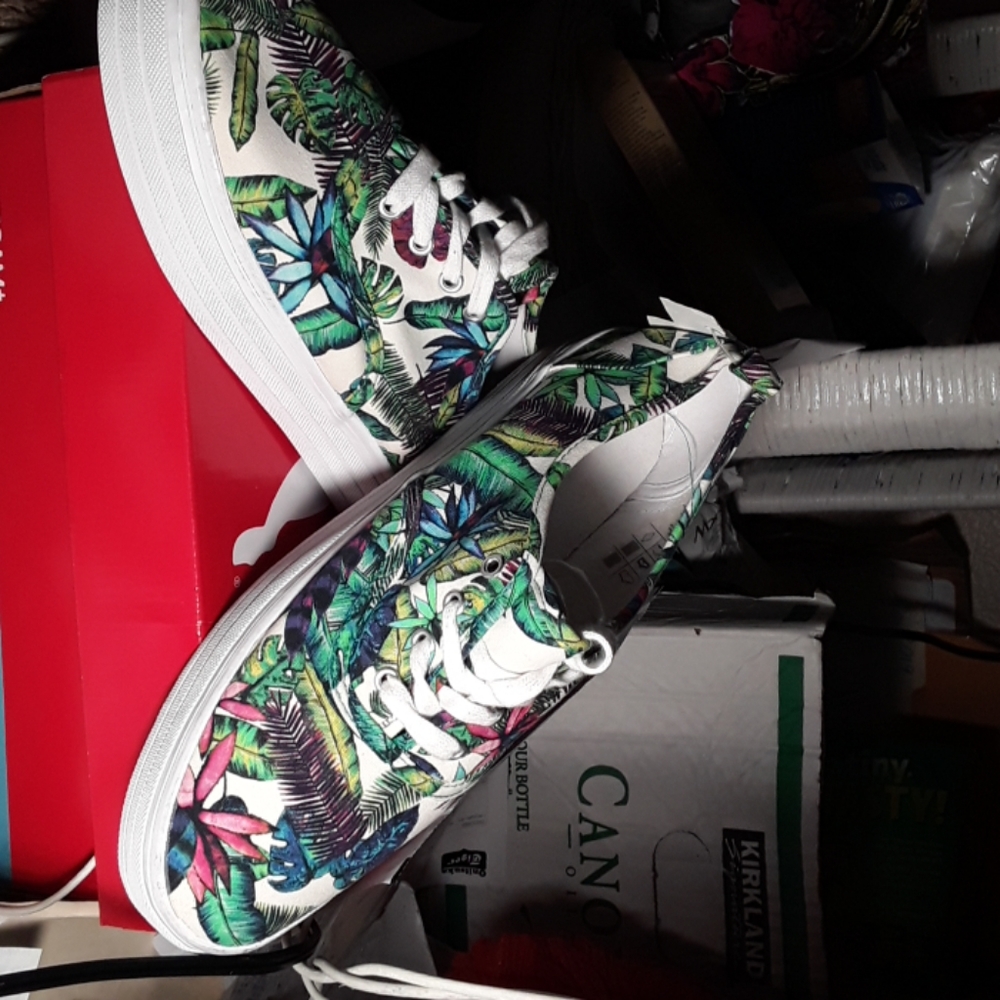 Womens sneakers